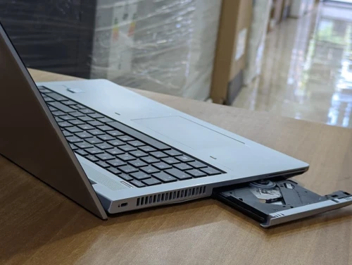 HP PROBOOK 650 G4 /I3 8EME /4G /128 SSD /15.6 +GRAVEUR DVD