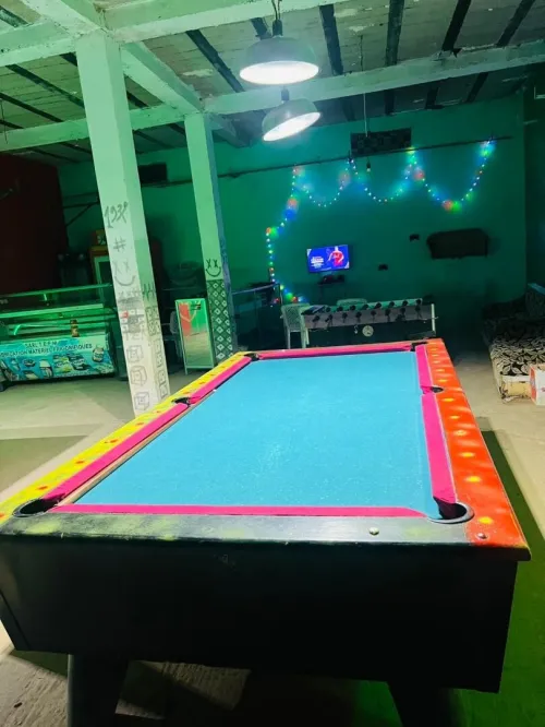 BILLIARD et baby foot et Play 4