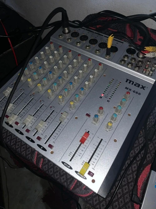 Lot sonorisation caba et occasion ( table de mixage , amplie cable .. )