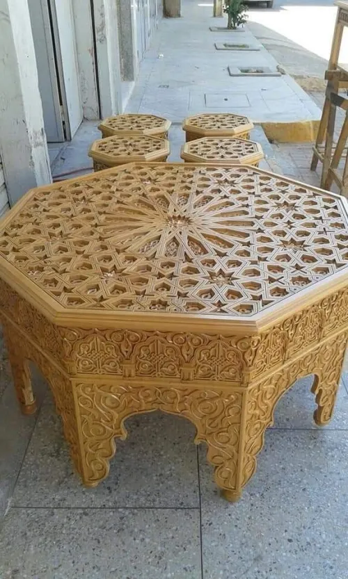نحت وتقطيع جميع انواع الخشب