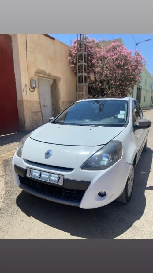 Renault Clio 3 2011 Night and Day