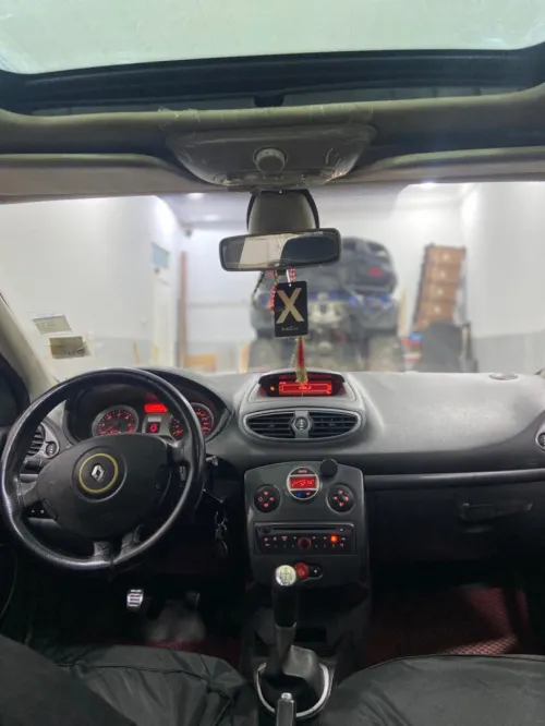 Renault Clio 3 2011 Night and Day