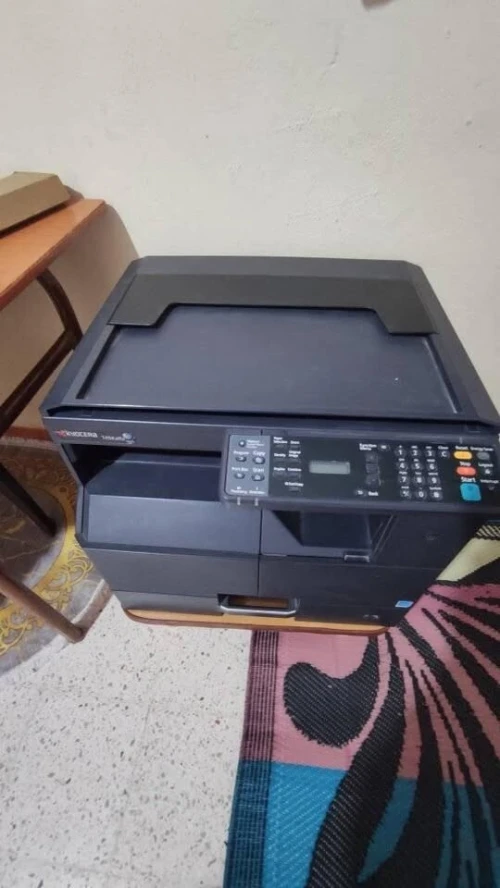 للبيع: طابعة احترافية Kyocera TASKalfa 1800