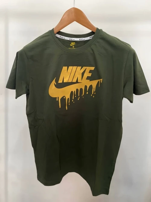T-shirt nike