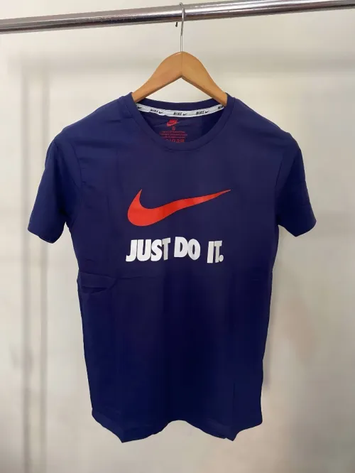 T-shirt nike