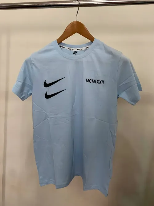 T-shirt nike