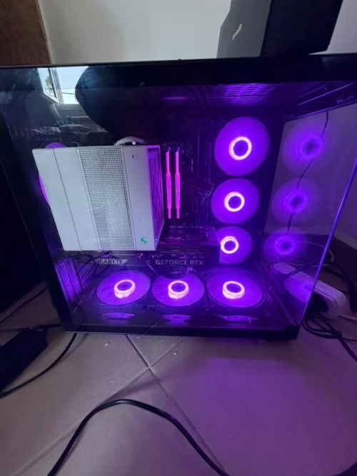 PC GAMER RTX 5070 I7 13TH KF 48GB RAM DDR5 6800Mhz + ECRAN OFFERT 240HZ