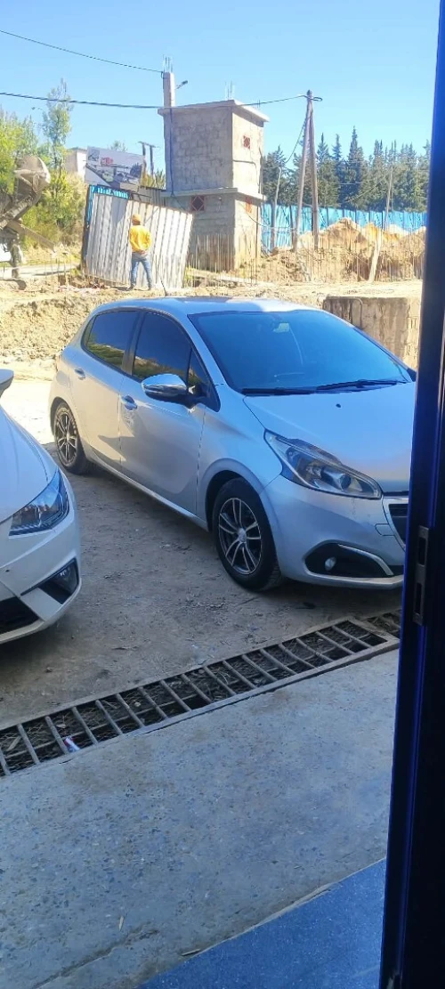Peugeot 208 2015 Active Facelift