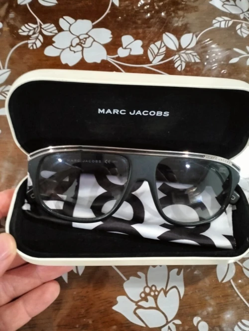Lunettes de soleil marc jacob