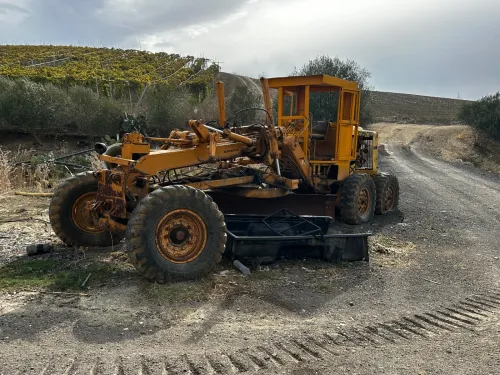Komatsu Gd705 1979