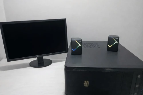 Unité gaming 24 GB RAM Intel Core i5-4670K AMD Radeon R9 200 Series 8 GB + ecran 1920 x 1080 60HZ
