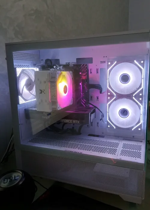Pc gamer (pc, moniter, mouse and keyboard)