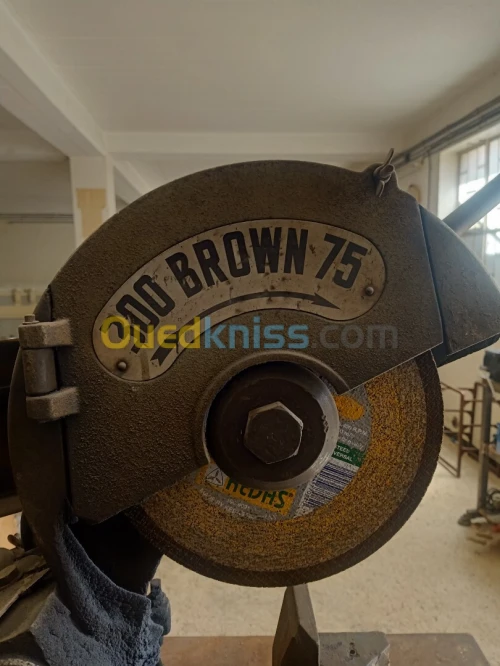 Tronçonneuse brown 