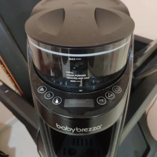 Préparateur biberons automatique baby brezza pour bébé