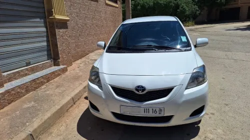 Toyota Yaris Sedan 2011 Base clim