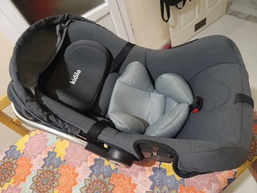 )Maxi cosi pour bébé (marque Kidilo
