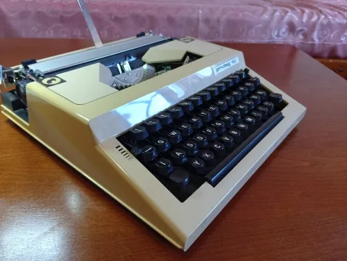 MACHINE A ECRIRE PRIVILEGE 160