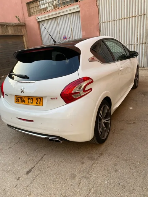 Peugeot 208 2013 GTi
