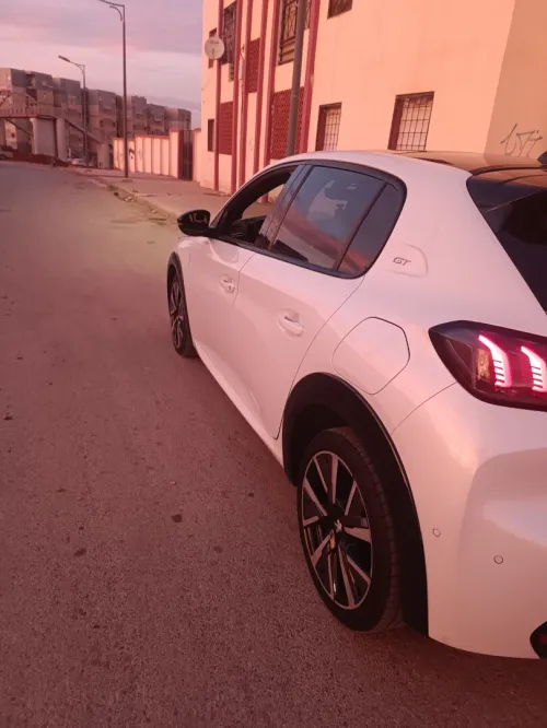 Peugeot 208 2022 GT