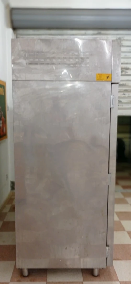 Armoire frigorifique 100% inox alimentaire de marque simafe. 