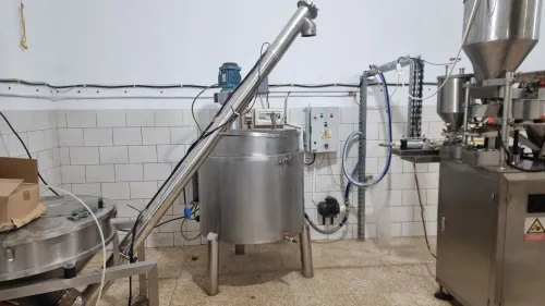 Unité de production de popcorn et autres produits 
