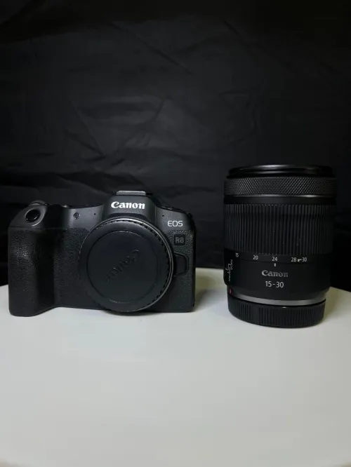 Canon r8
