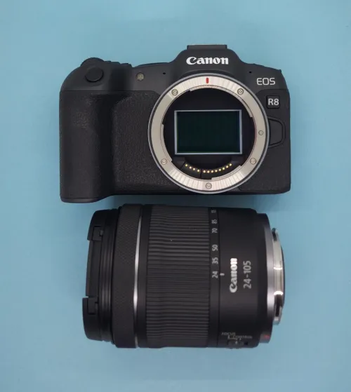 Canon R8 + 24-105mm F4-7.1 [5K]