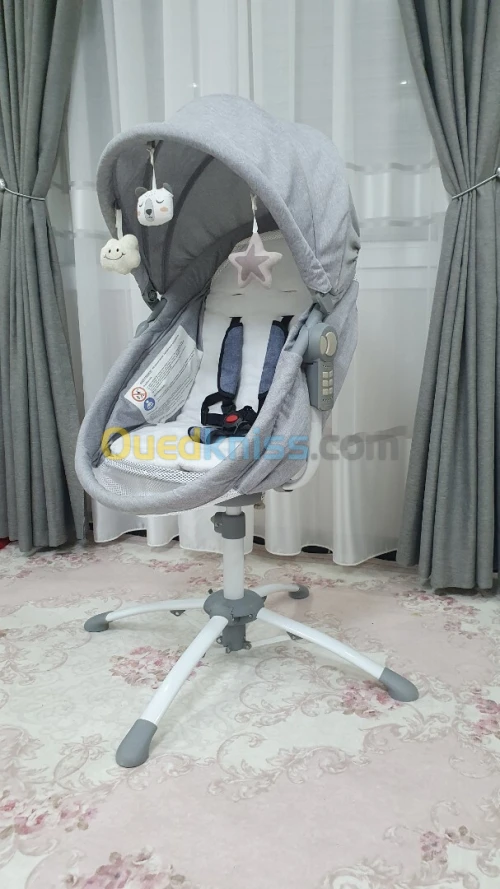 Lit bébé 4 en 1 balançoire transat chaise 