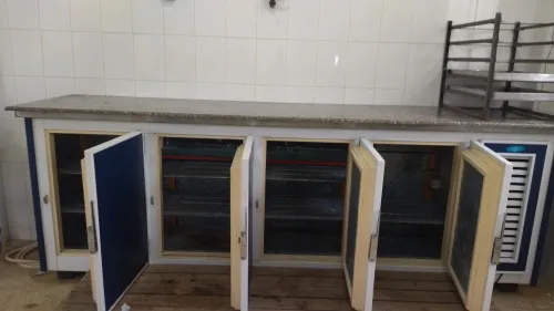 Table de travail frigorifique très solide avec granit