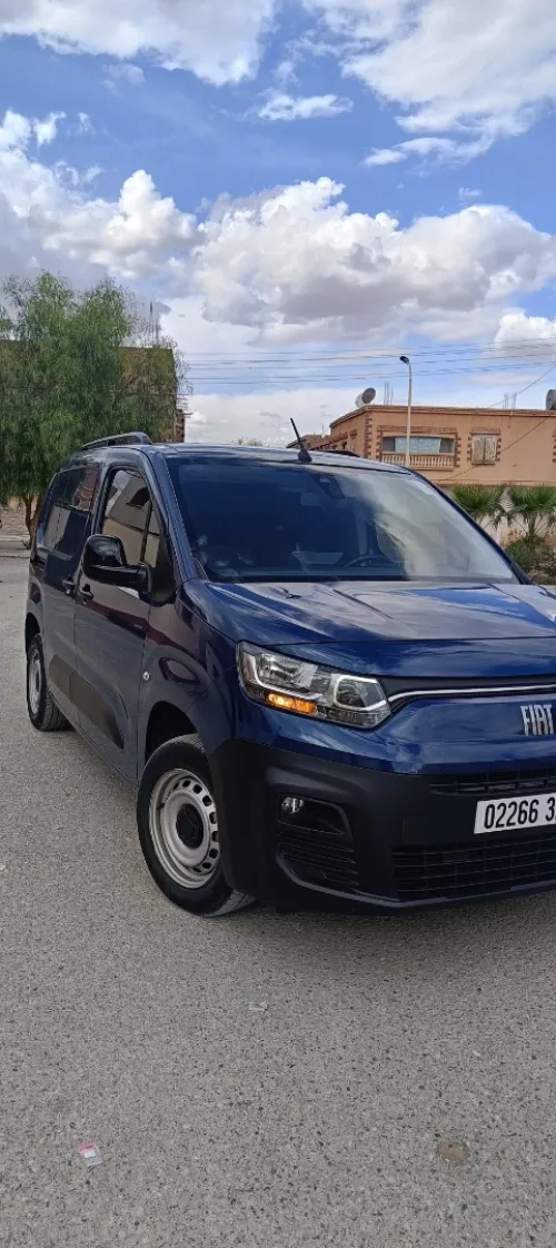 Fiat Doblo 2024 3 places
