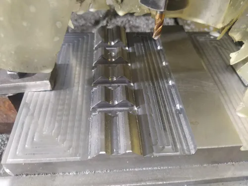 Conception et etude/Usinage & Fabrication Des Pièces Méchanique Numérique.