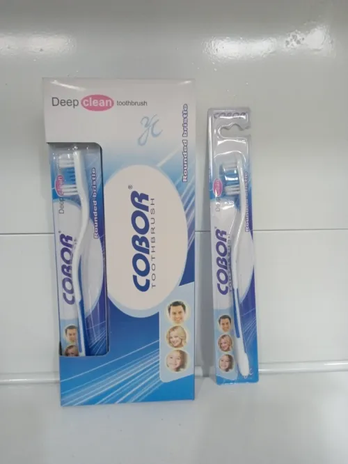 Brausse à dents marque "cobor"