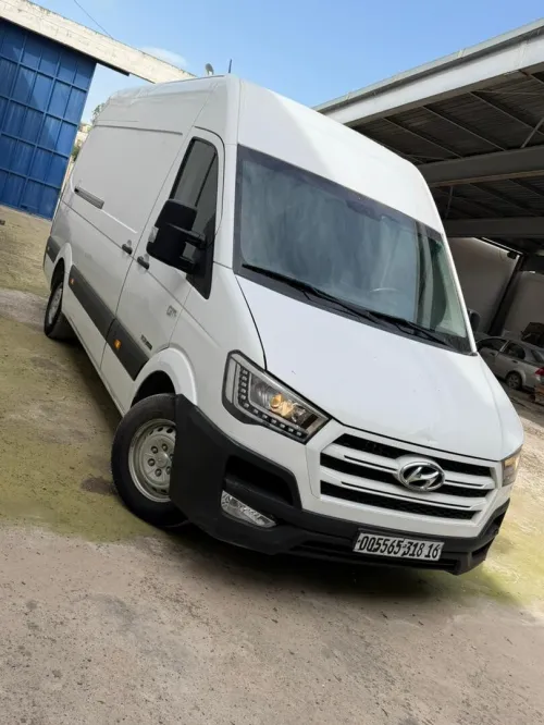 Hyundai H350 