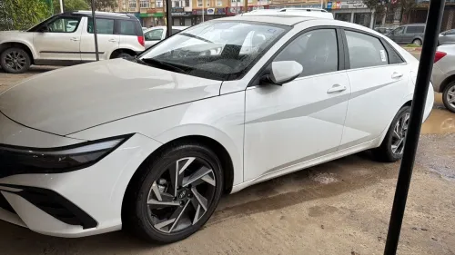 Hyundai Elantra 2025 