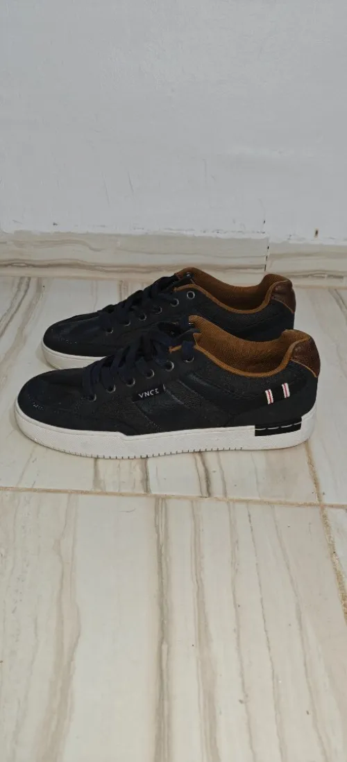 baskets de la marque ADIDAS/VNCE/SKECHERS