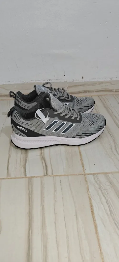 baskets de la marque ADIDAS/VNCE/SKECHERS