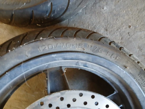 Jantes et  pneus disponibles yamaha timax 