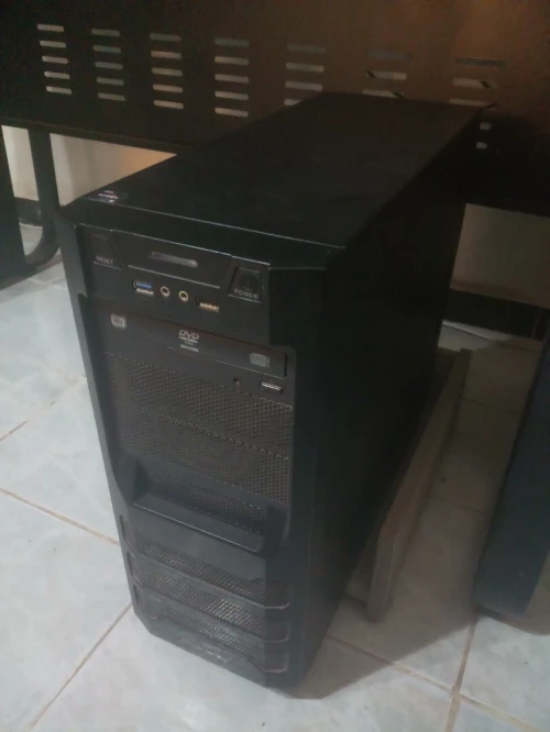 Ordinateur (PC) à vendre / Ryzen 1500X / GTX 1050Ti / 16G RAM / M.2 256GB / HDD 1TB