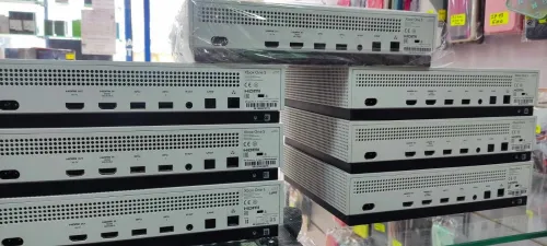 xbox one s 1tera/500g etat 10/10 livraison 58 wilaya