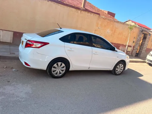 Toyota Yaris Sedan 2015 Style