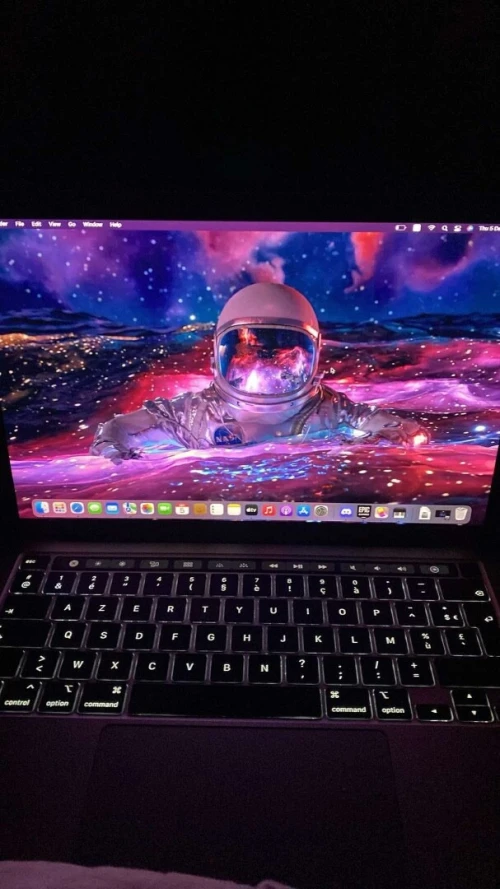 Macbook pro 2020 touch bar