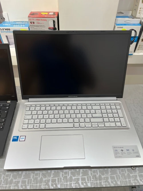 Asus VivoBook core7 150U 16GB Ram