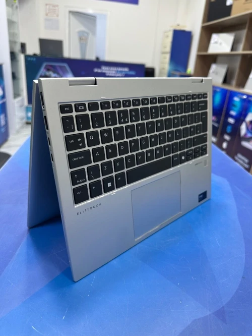 HP ELITEBOOK 830 G11 X360 CORE : INTEL ULTRA 5 125U DISC : 256 GB  (SSD)  RAM : 16 GB