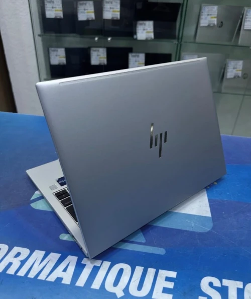 HP ELITEBOOK 830 G10 TACTILE CORE : INTEL I5 - 1345U DISC :  256 GB (SSD)  RAM : 16 GB