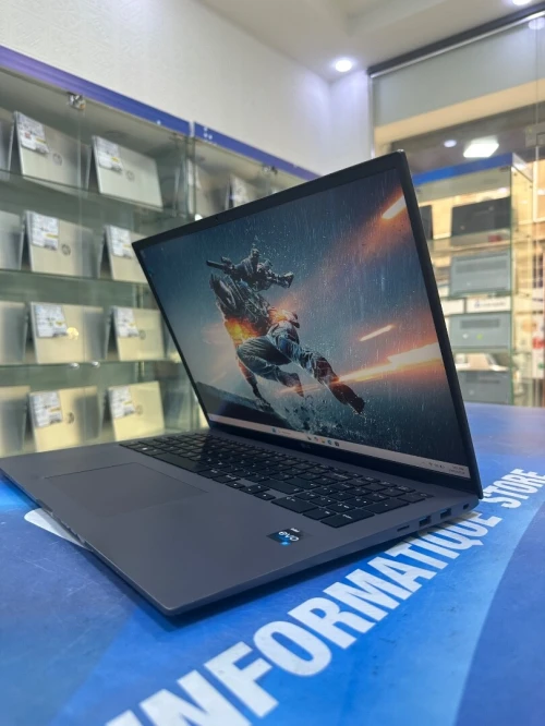 LG GRAM 17 CORE : INTEL i7 - 1360P DISC : 01 TB  (SSD)  RAM : 16 GB