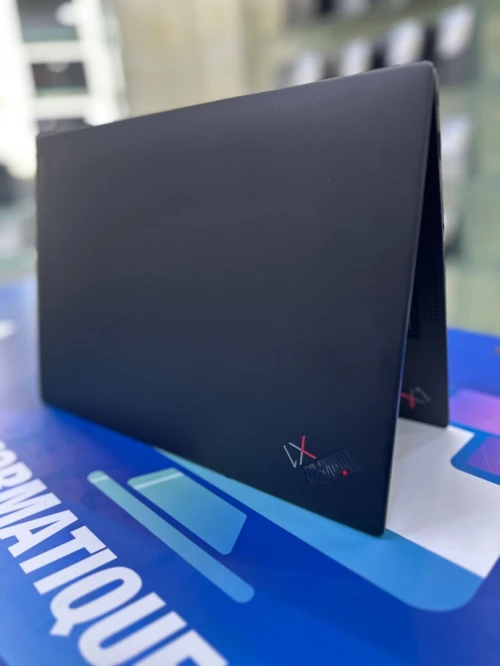 ThINKPAD X1 CARBON CORE : INTEL i7 / 1165G7 DISC : 01 TB  (SSD)  RAM : 16GB