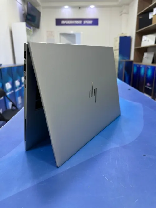 HP ELITEBOOK 840 G11 CORE : INTEL ULTRA 7 165U DISC : 256 GB  (SSD)  RAM : 16 GB TACTILE 