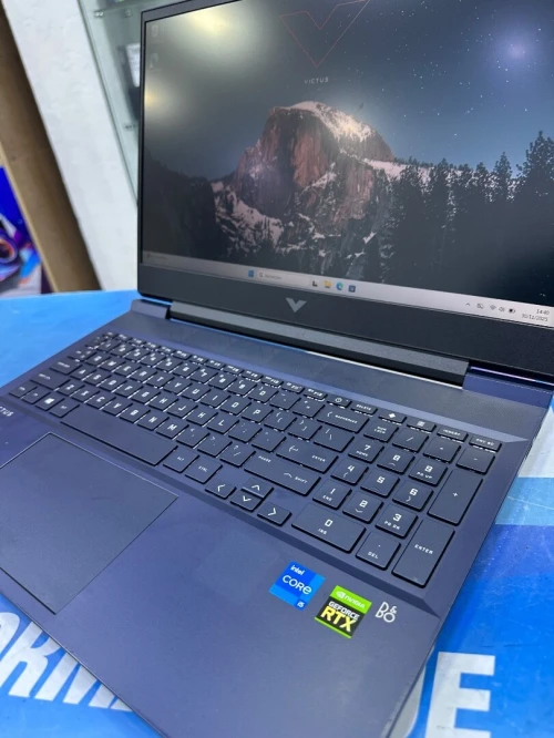 HP VICTUS 16 CORE : INTEL I5 _ 11400H DISC :  512 GB  (SSD)  RAM : 16 GB  RTX 3050 04GB