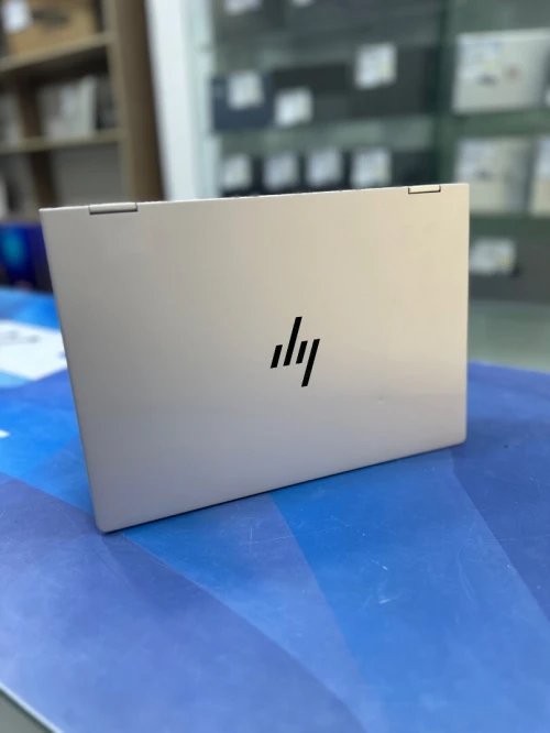 HP ELITEBOOK 1040 G11 X360 CORE : ULTRA 5 125U DISC :  256 GB  (SSD)  RAM : 16 GB  