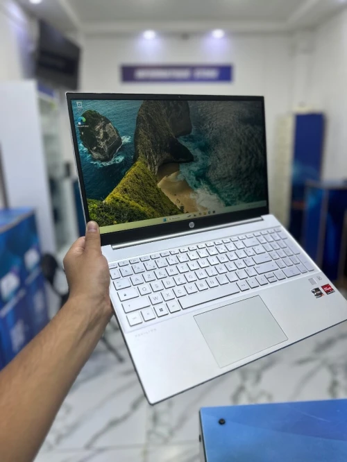 HP PAVILION 15  CORE : RYZEN 7 5700U DISC : 01 TB  (SSD)  RAM : 16 GB  